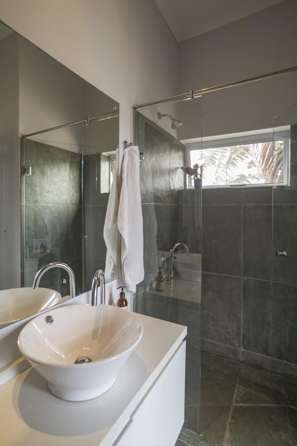 Ocean12 Guesthouse Sunset Beach Cidade Do Cabo Exterior foto
