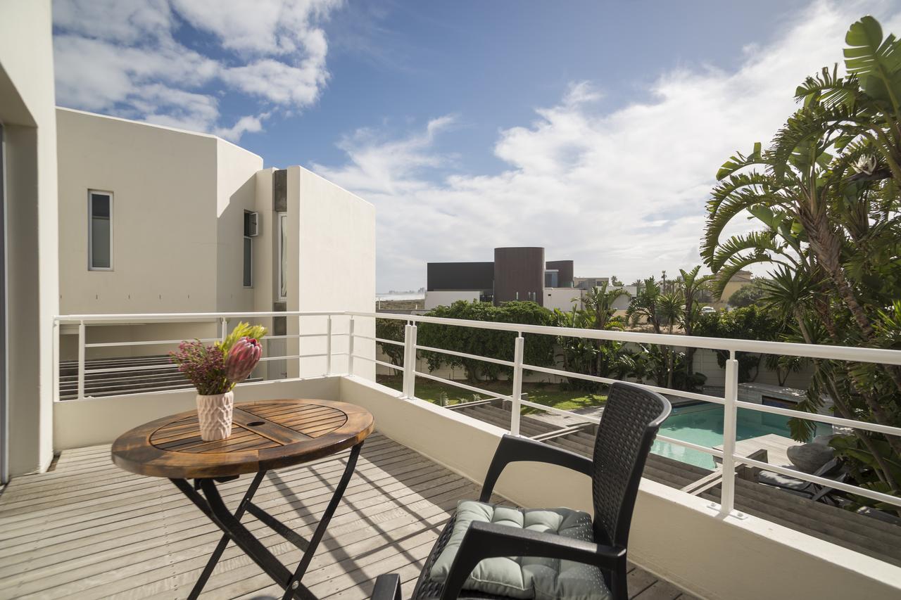 Ocean12 Guesthouse Sunset Beach Cidade Do Cabo Exterior foto
